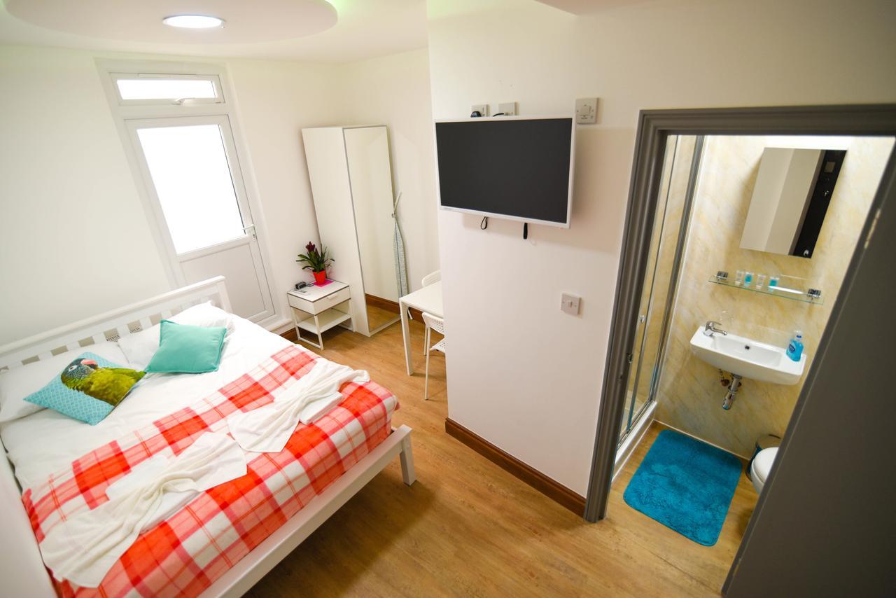 Green Suites London Room photo