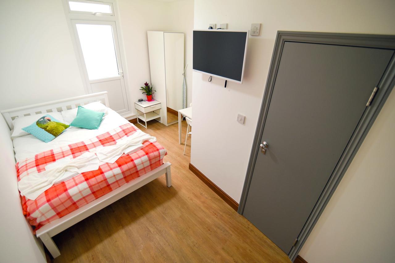 Green Suites London Room photo